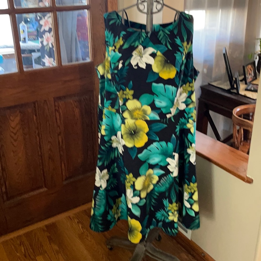 Signature Darby sz 22 w dress